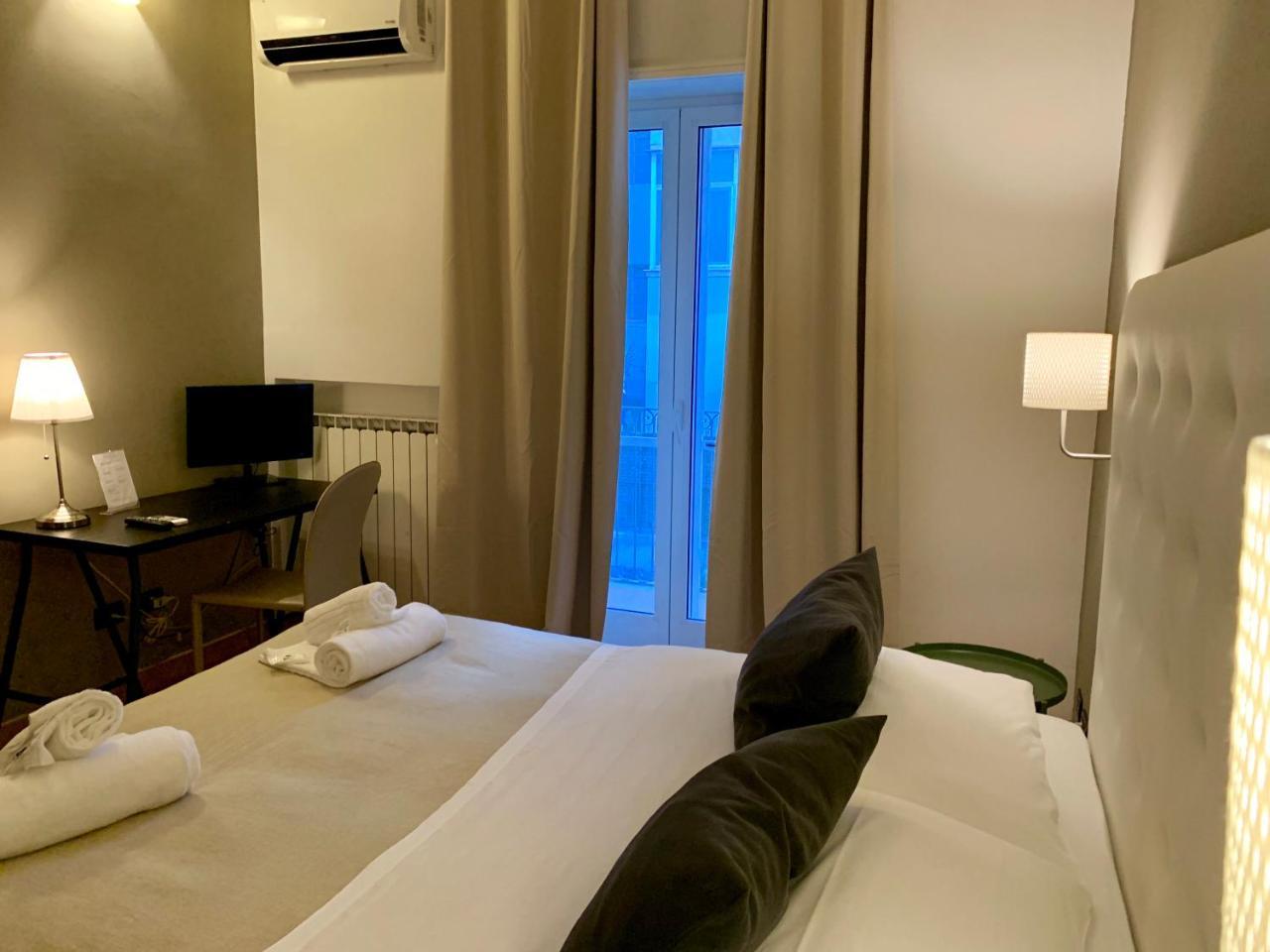 A Due Passi Dal Ponte Otel Taranto Dış mekan fotoğraf