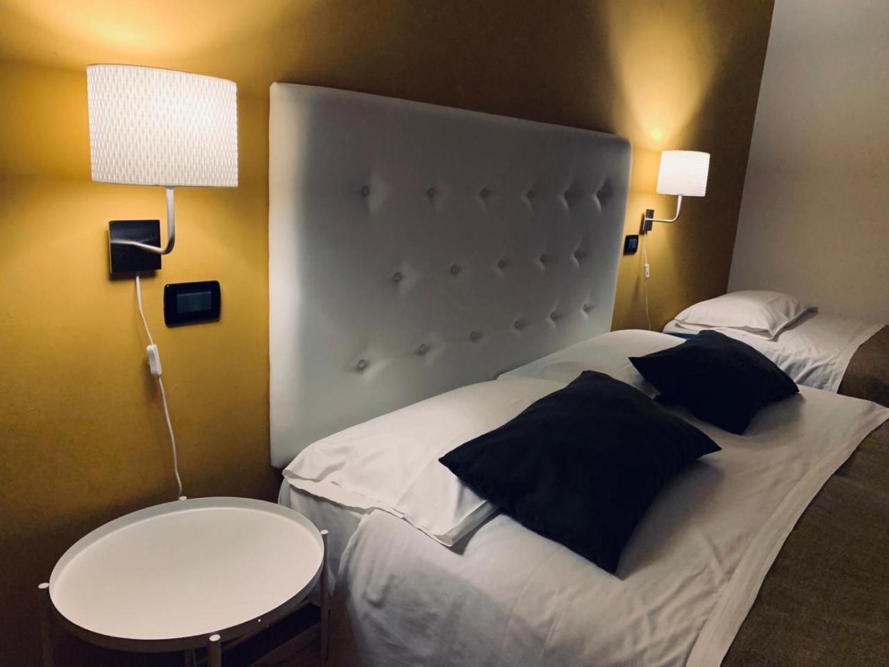 A Due Passi Dal Ponte Otel Taranto Dış mekan fotoğraf